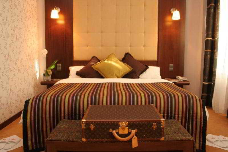 Friday Hotel 4*