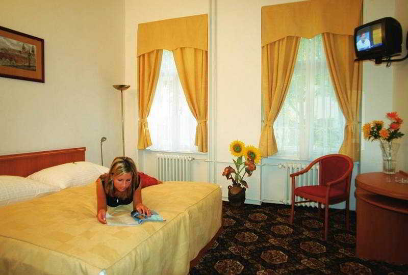 Otel Club 3*