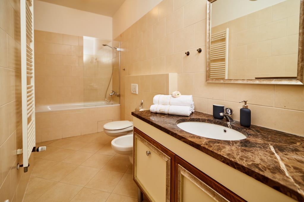 Aparthotel Three Golden Crowns Apartments 3*