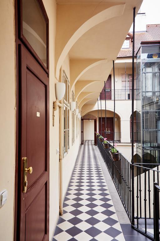 Three Golden Crowns Apartments Prague
