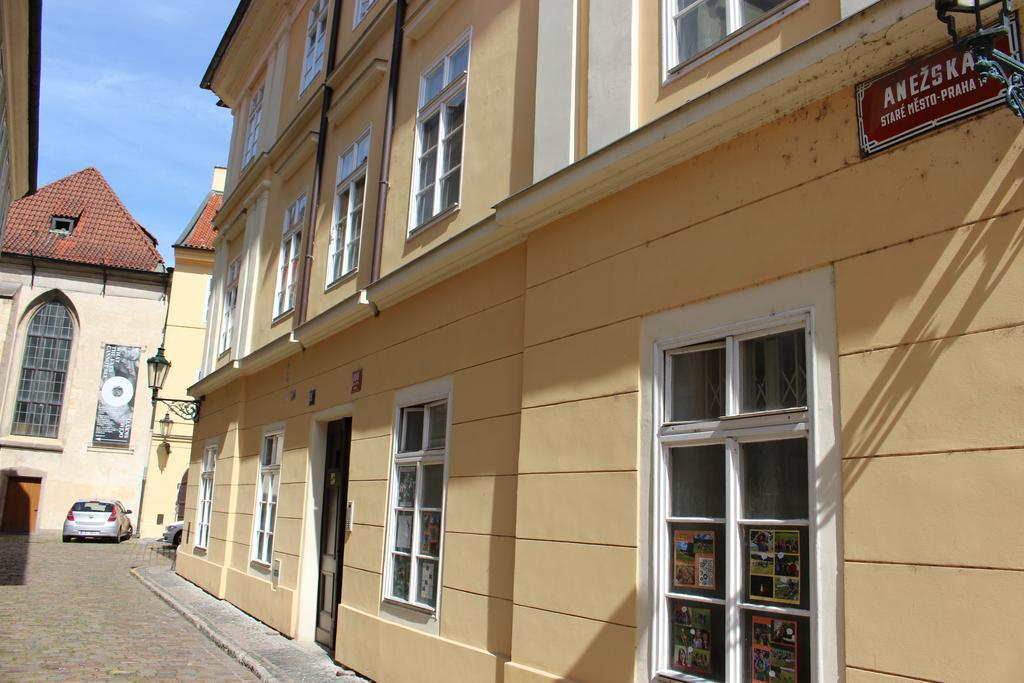 Agnes - * Prag