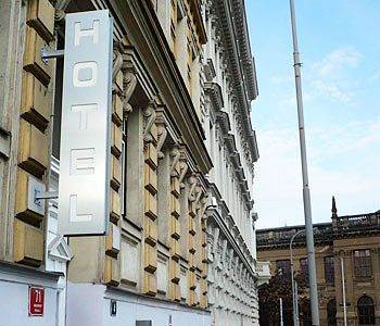 Royal Plaza Hotel