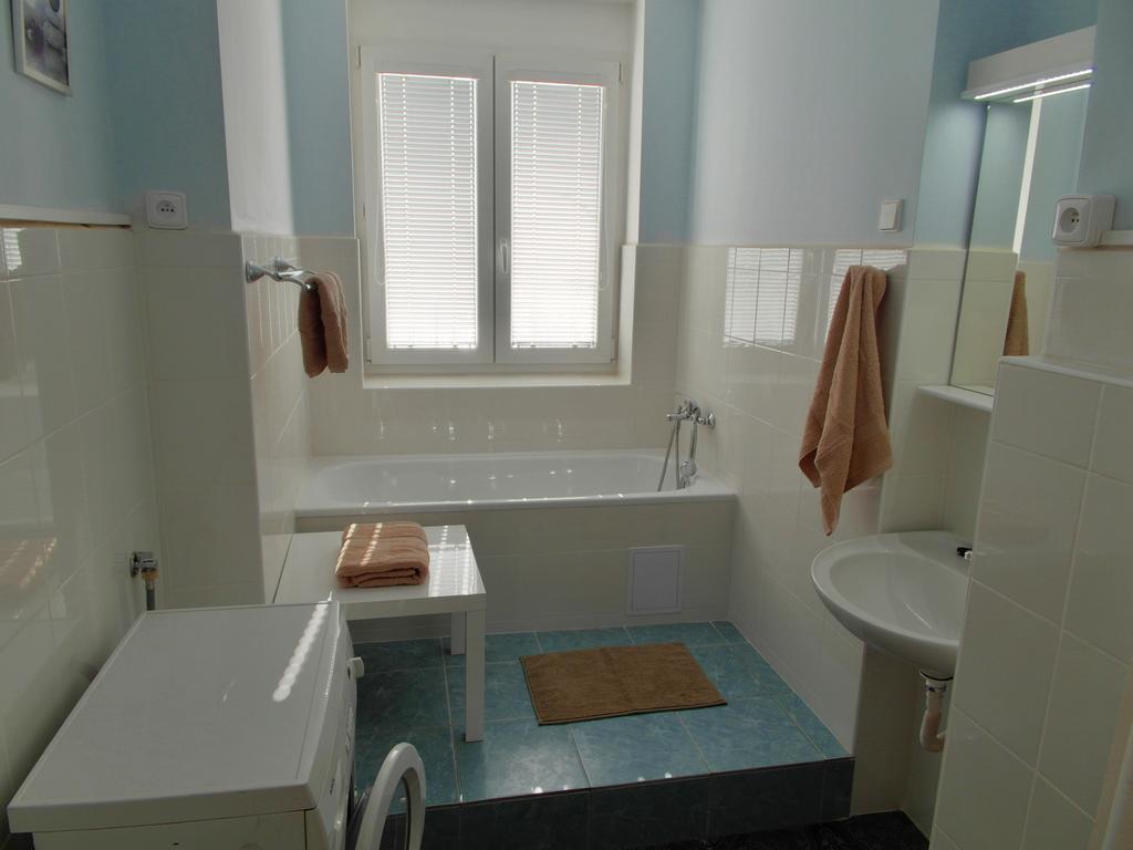 Bohdalec Apartment *