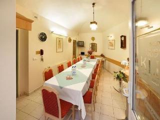 Golden Garni Hotel 3*