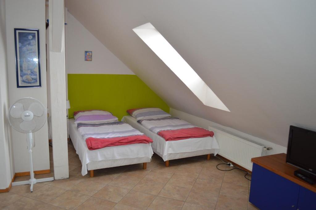 V Tunich Hostel Prague