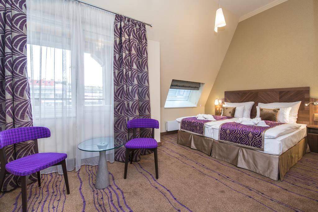 Hotel Merchants Crown And 5*
