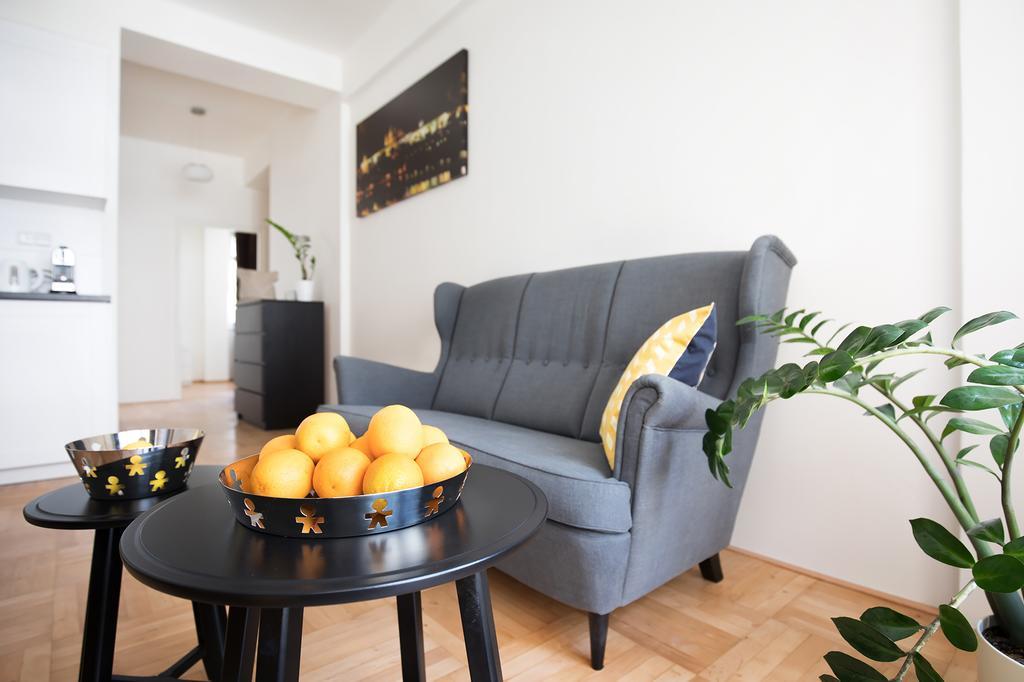 Hanan's Benedikt Apartment