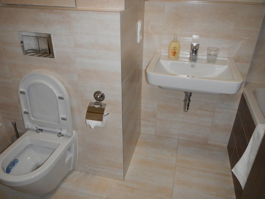 Apartment Uhrineves Prague