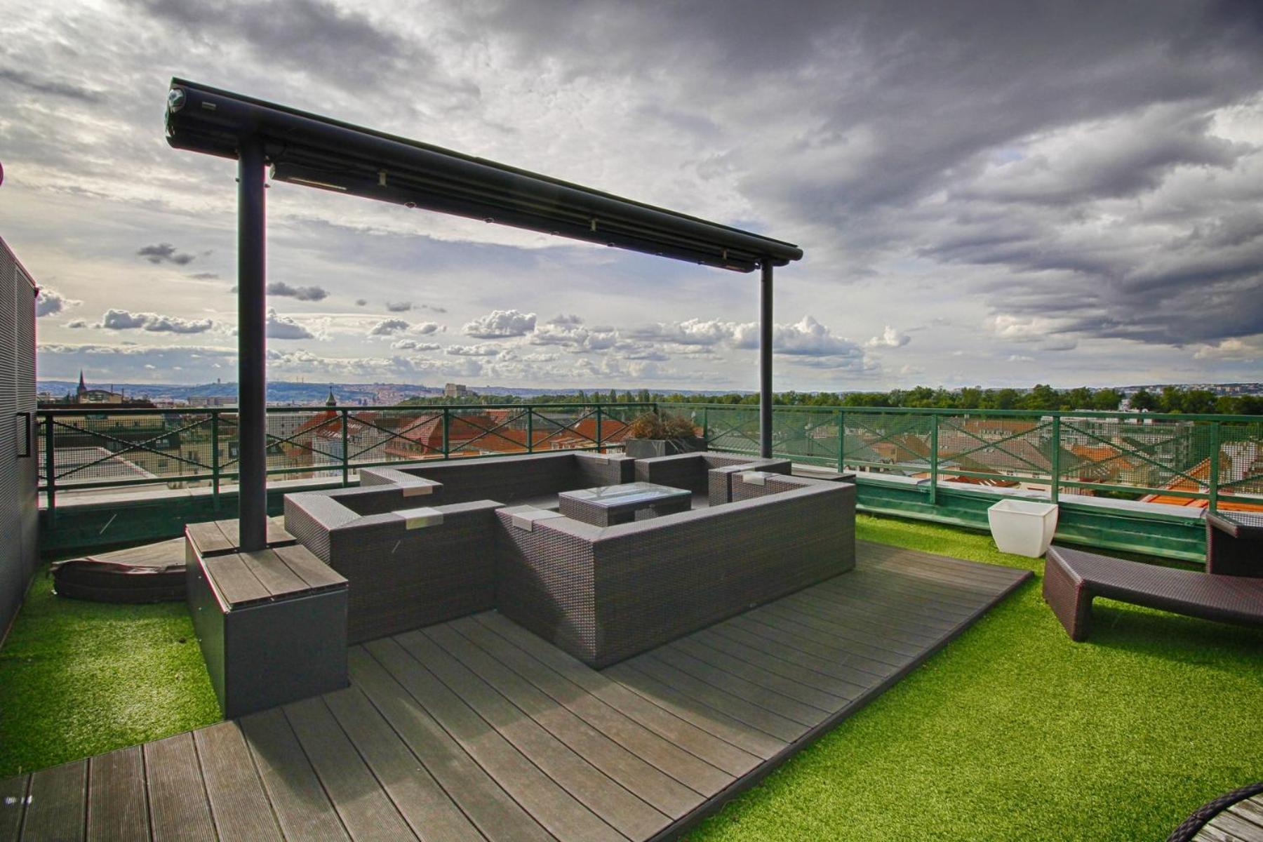 Panoramic With Roof Terrace With Jacuzzi * Prague
