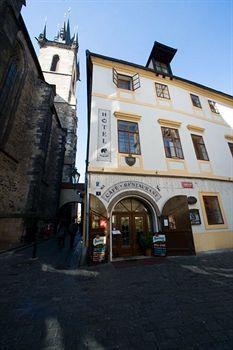 Cerny Slon Hotel
