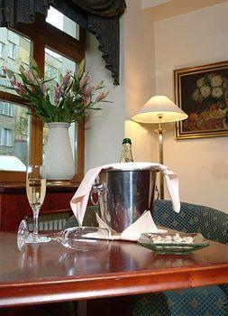 Carlton Hotel 4*