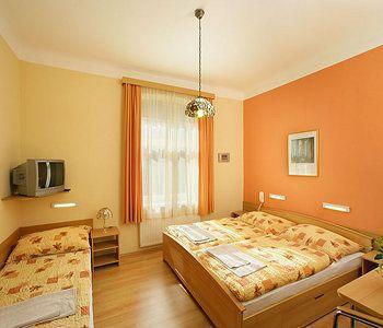 Golden Garni Hotel 3*