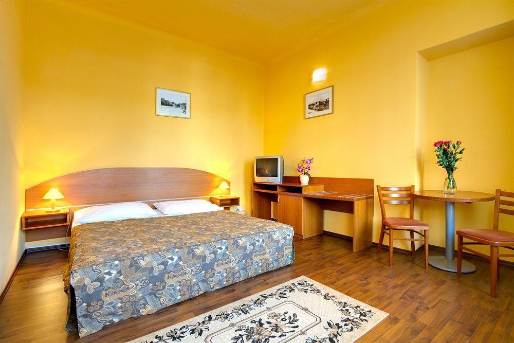 House Zizkov Otel Prag