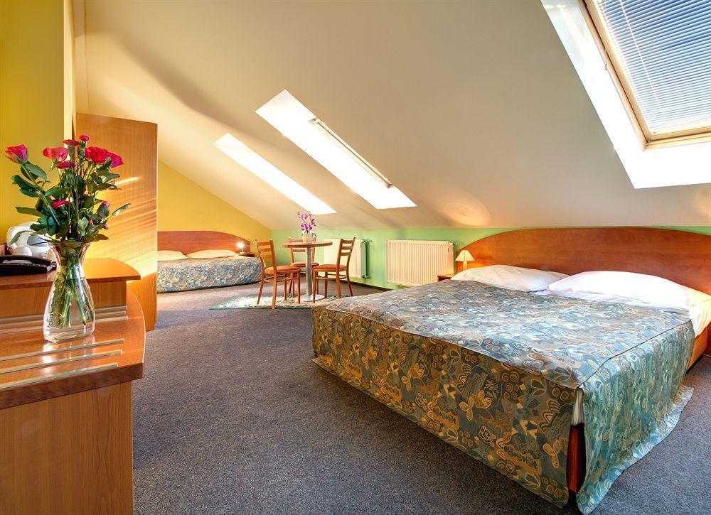 House Zizkov 3*