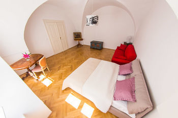 Aparthotel Three Golden Crowns Apartments 3*
