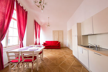 Three Golden Crowns Apartments Aparthotel 3*