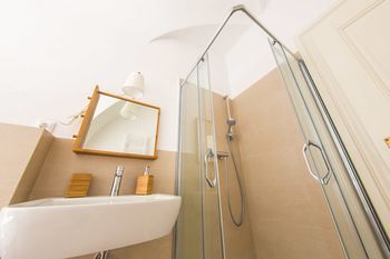 Aparthotel Three Golden Crowns Apartments 3*