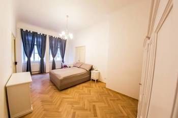 Three Golden Crowns Apartments Aparthotel Prague