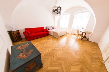 Three Golden Crowns Apartments 3*