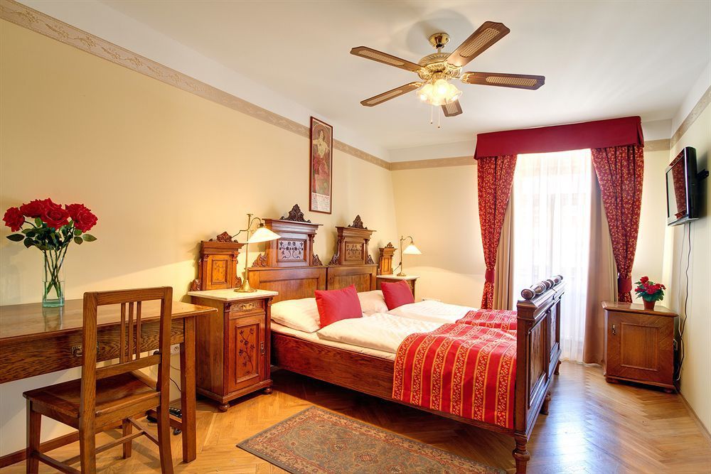 Mucha Otel 4*