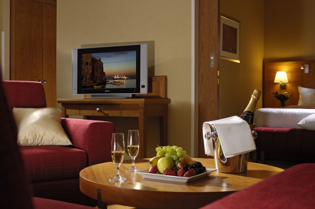 Hotel Courtyard By Marriott Airport Prague