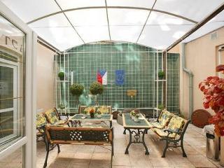 Hotel Golden Garni 3*