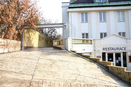 Pawlovnia Otel