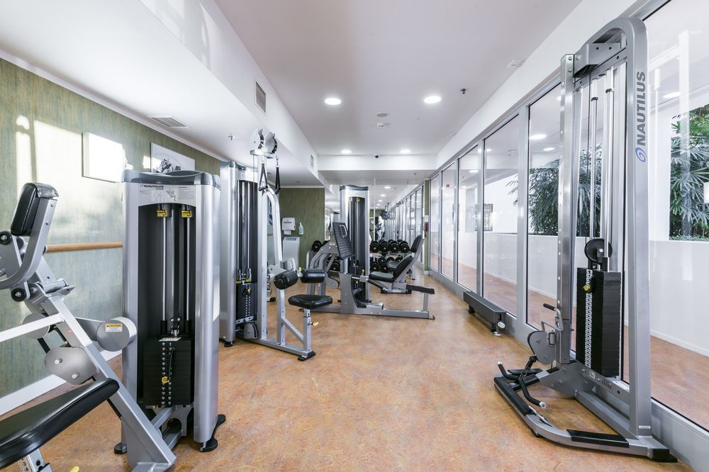 Courtyard By Marriott Airport Hotel