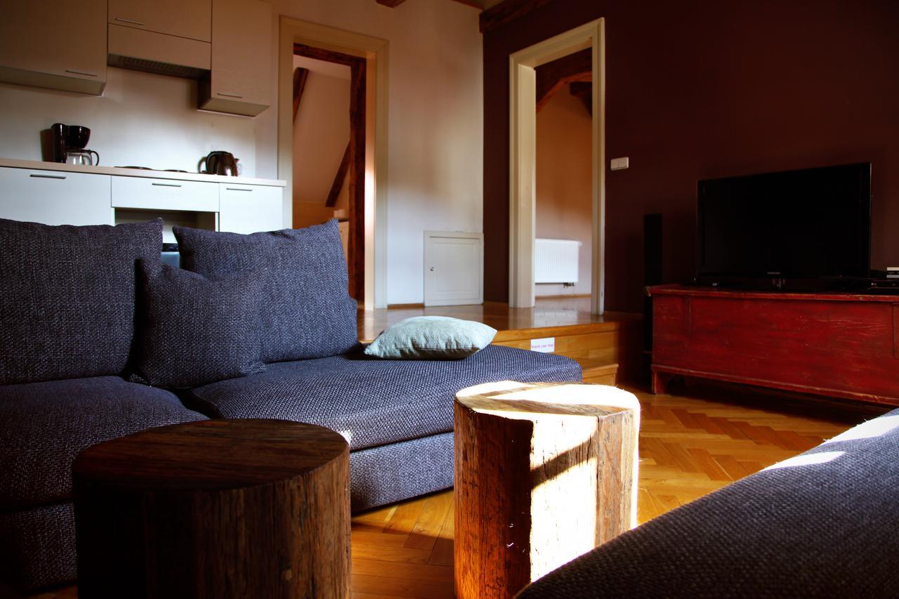 Three Golden Crowns Apartments Prague