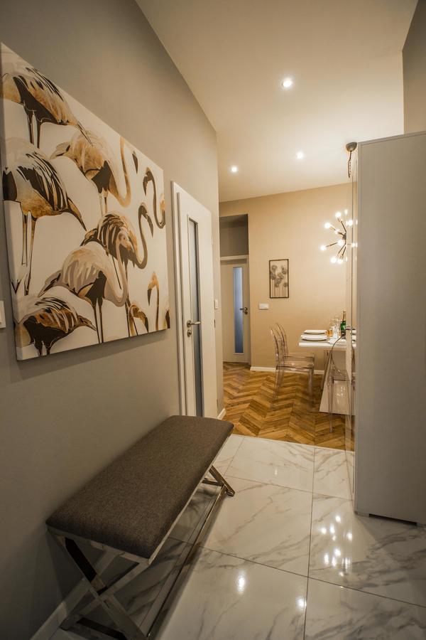 Executive Bright Apt. By Ruterra *