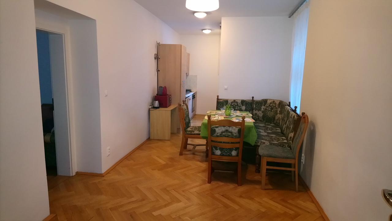Budget Pricna Apartments *