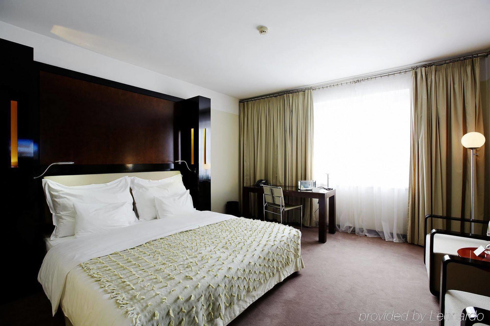 Maximilian Otel