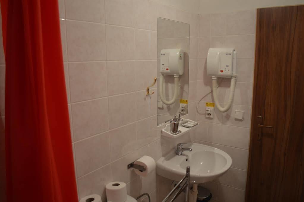 Hostel A Plus & Prag