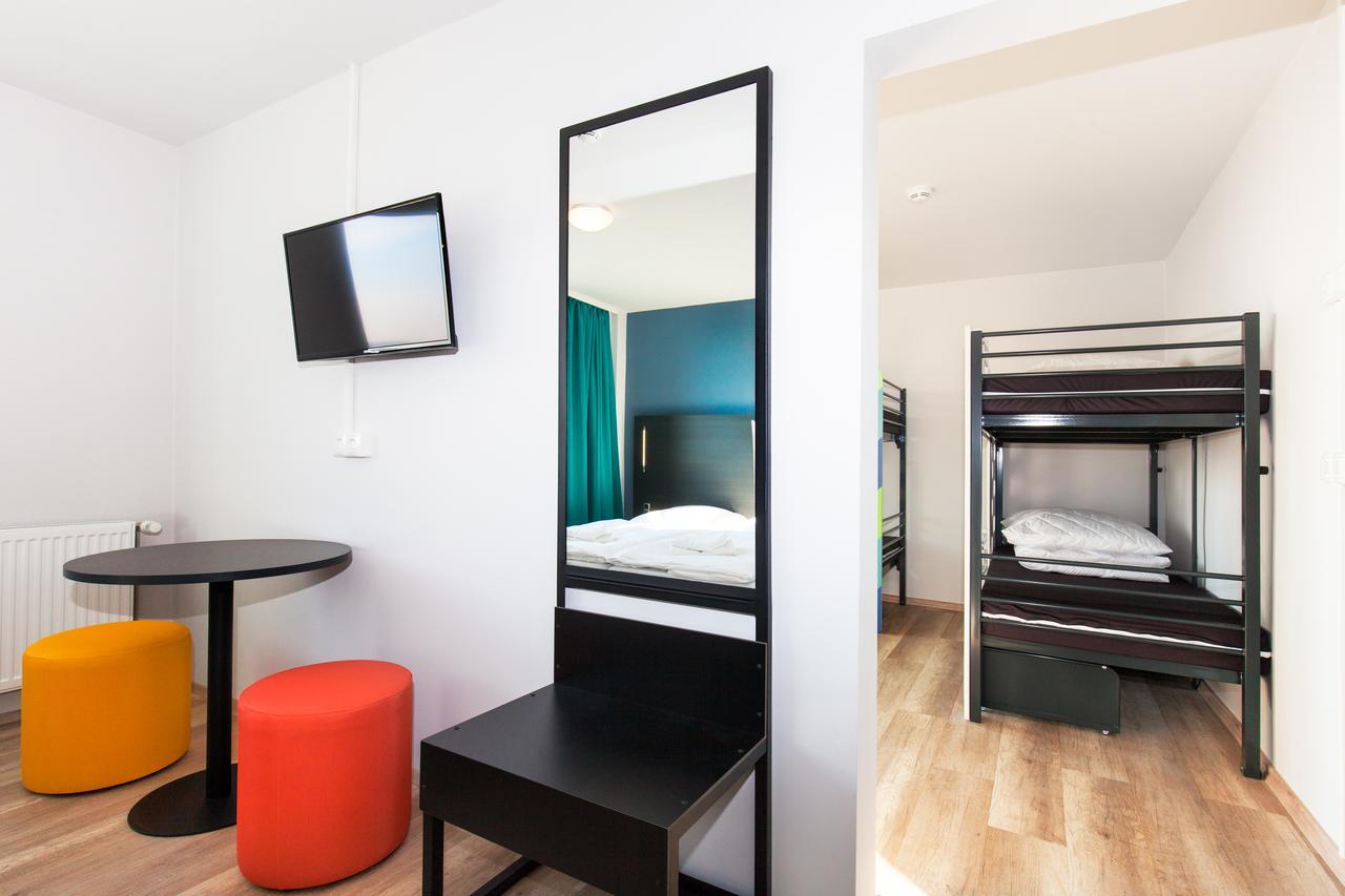 Hostel A&o Rhea