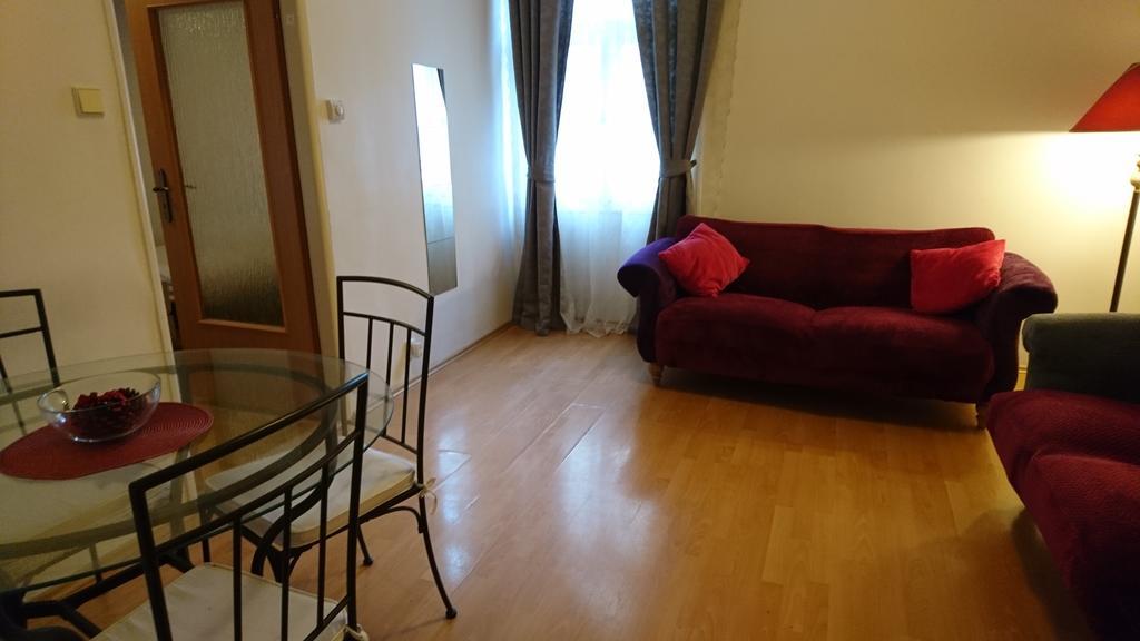 Budget Pricna Apartments * Prague