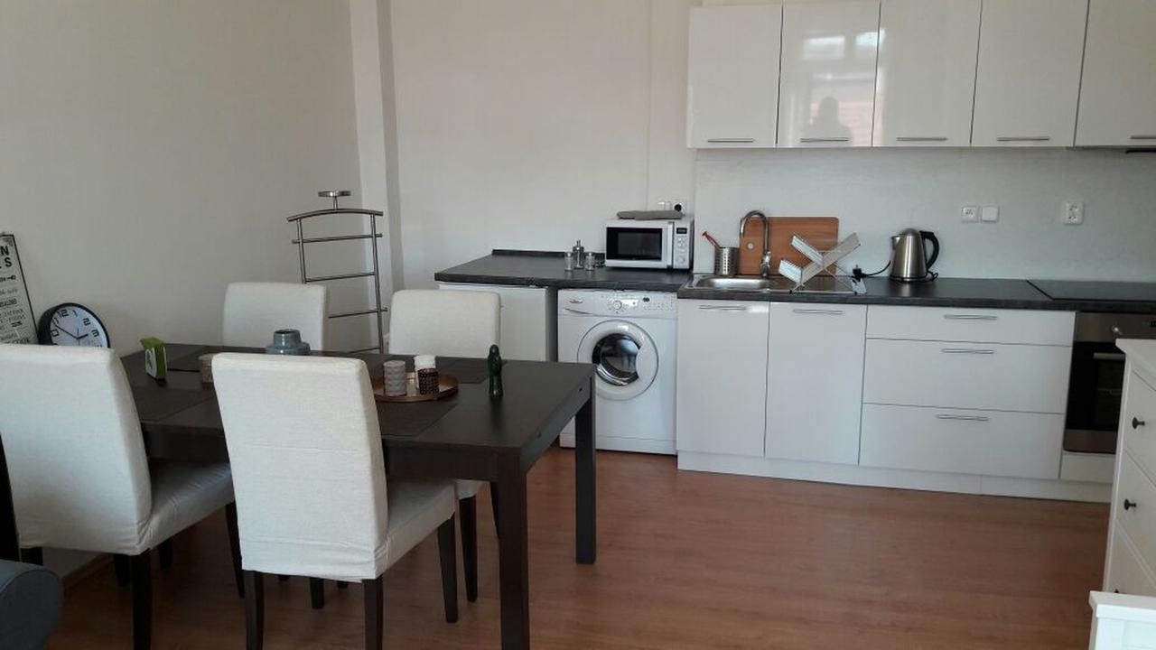 Apartment Long *