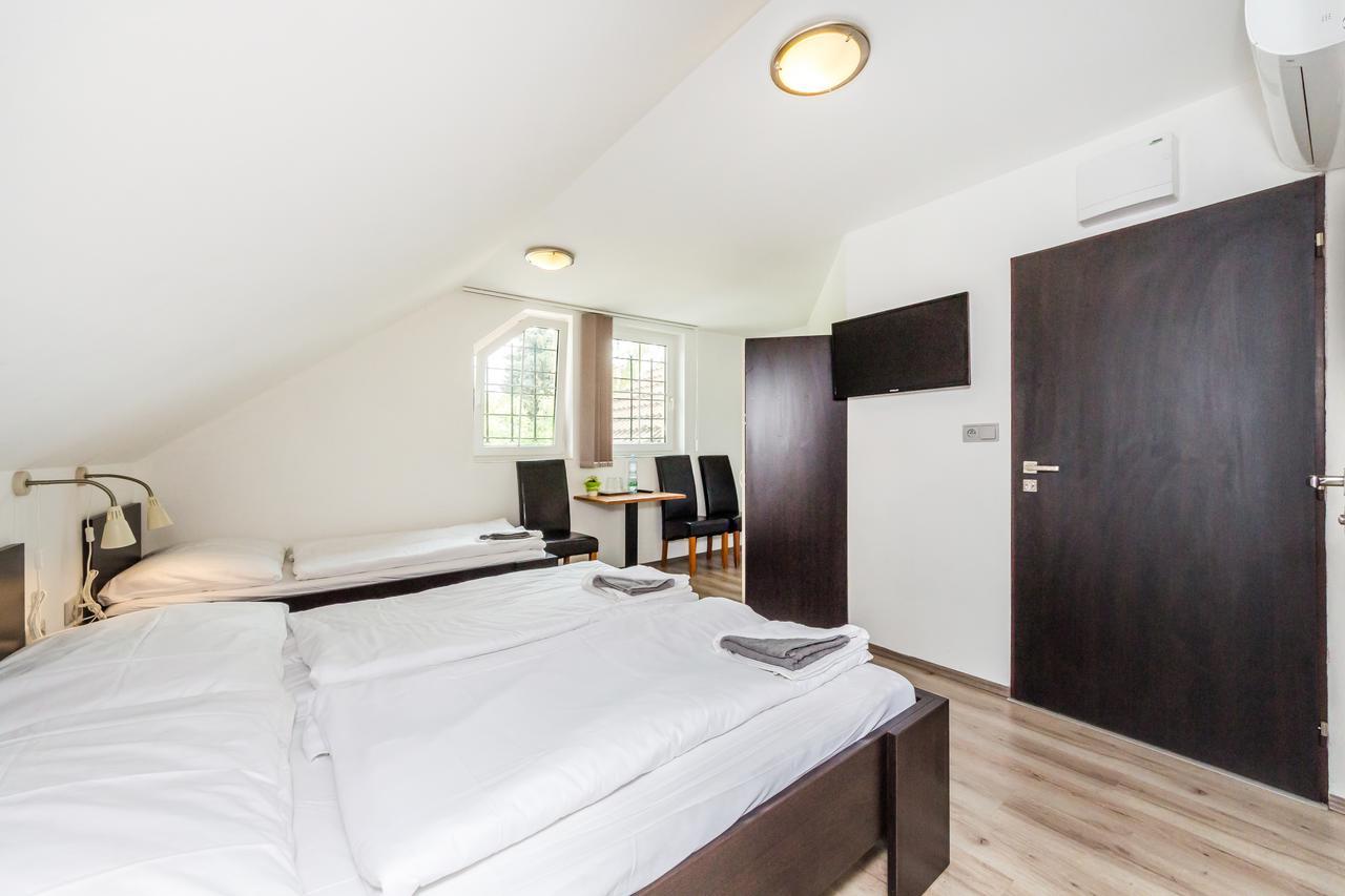 Hotel Nova Hospoda - & Restaurant Prague