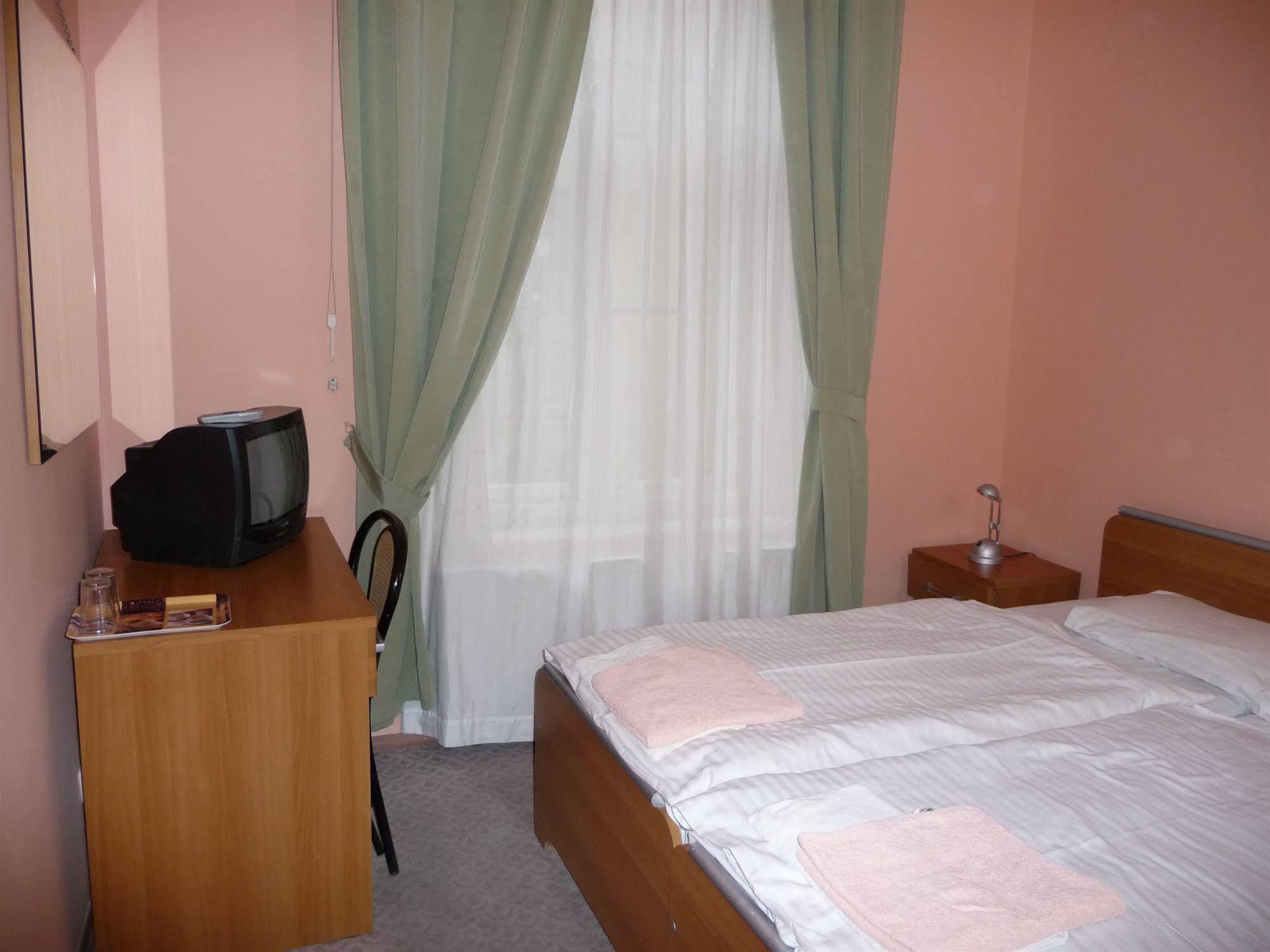 Guest house City Center & L'opera 2*