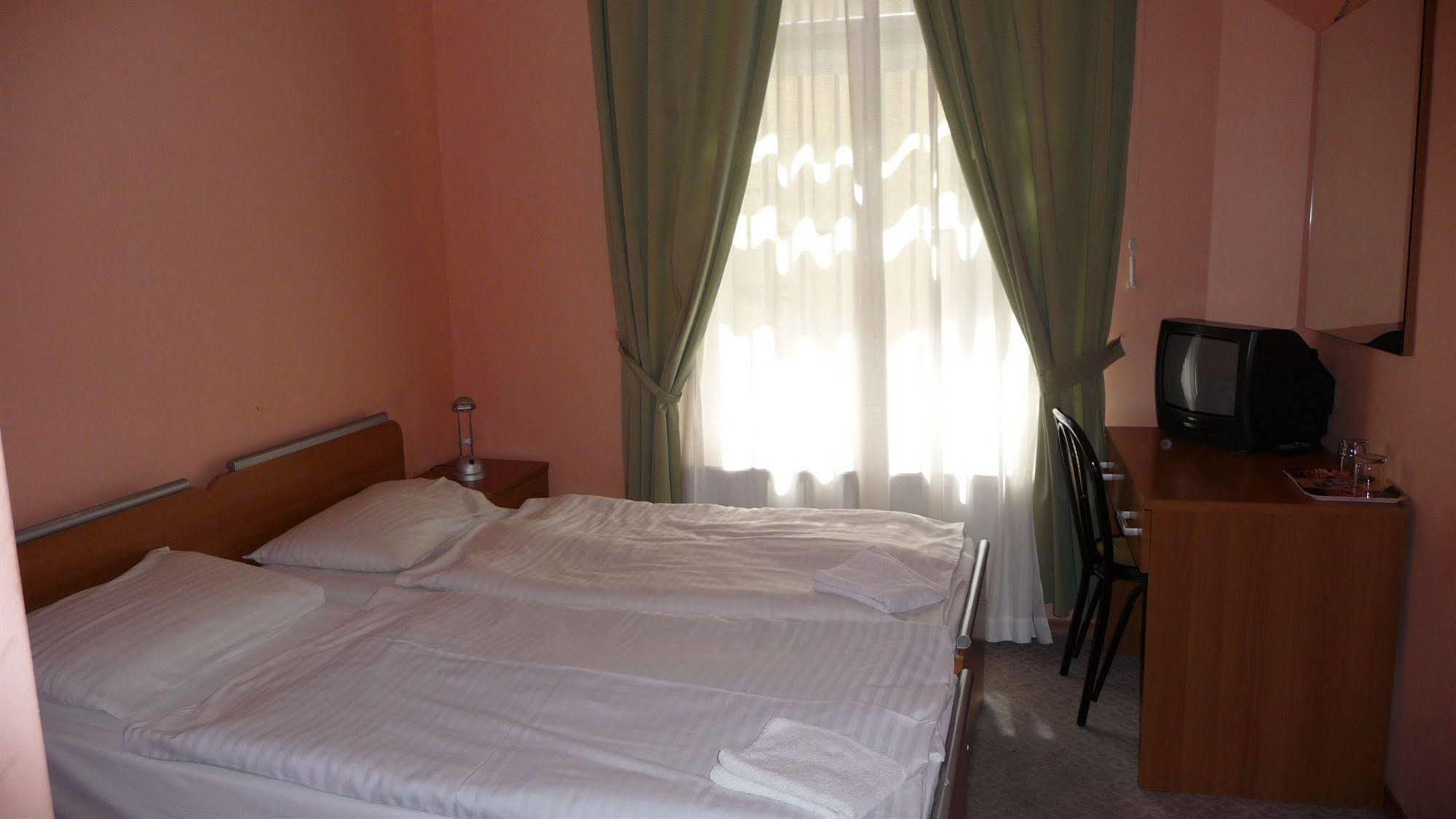 City Center & L'opera Guest house Prague