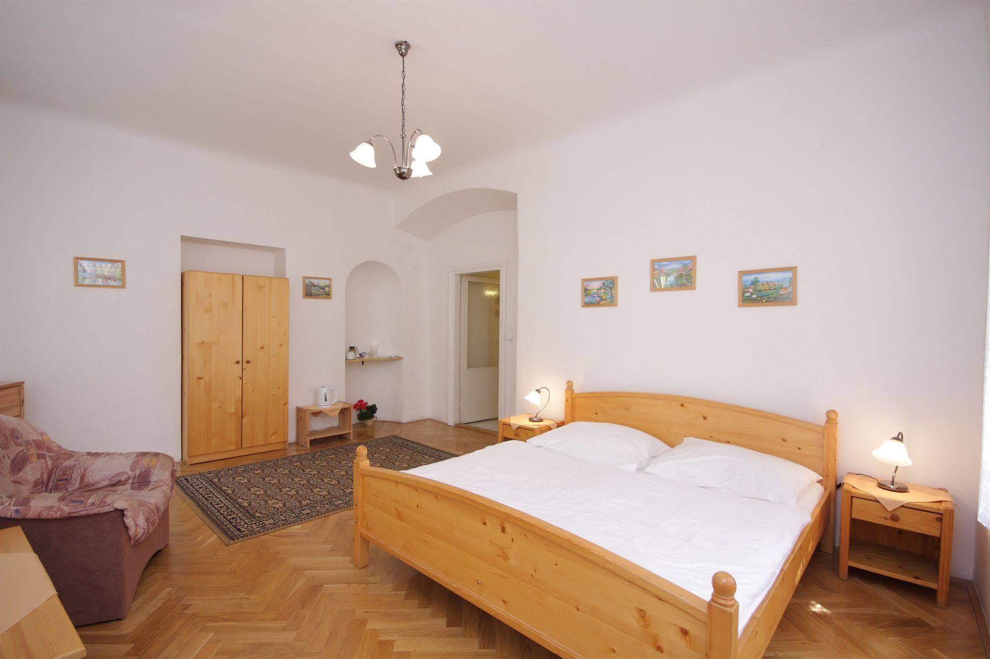 Hotel The Green Garland Prague