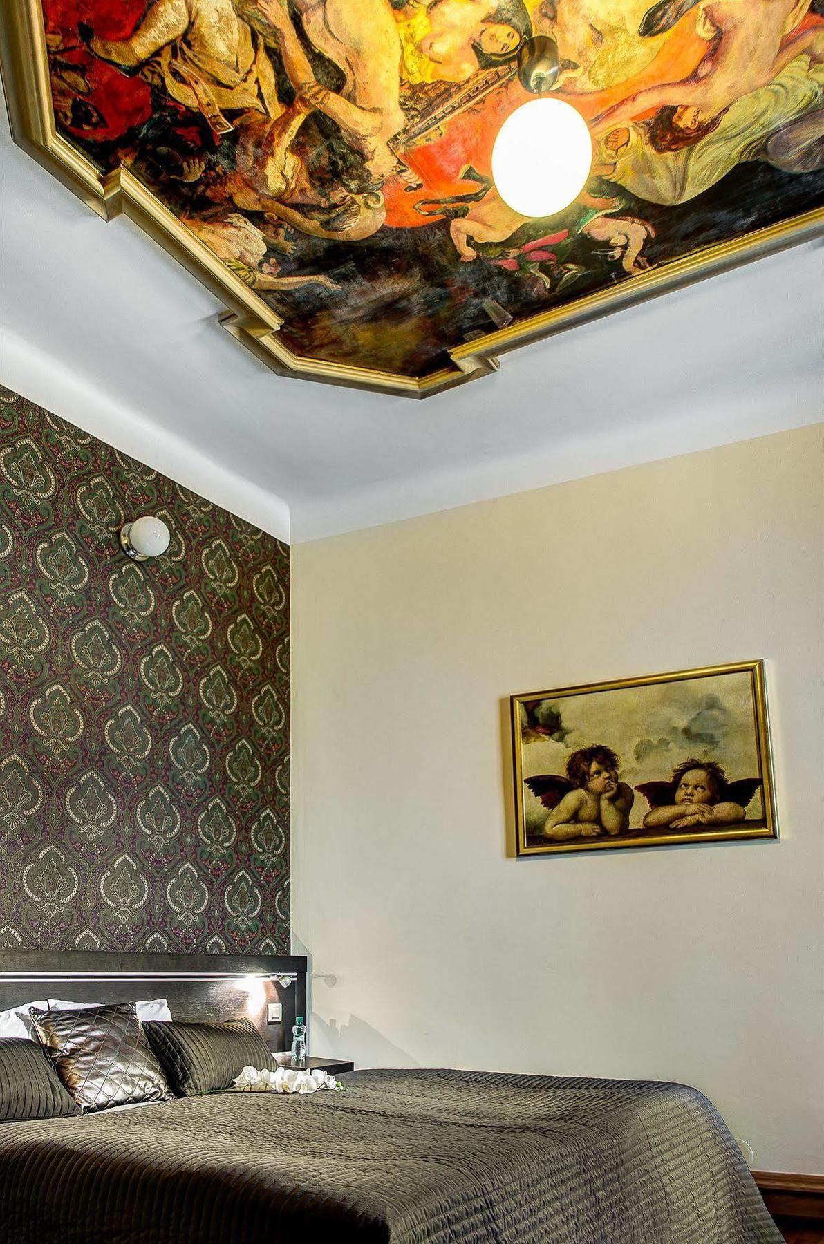 Art House By Adrez *