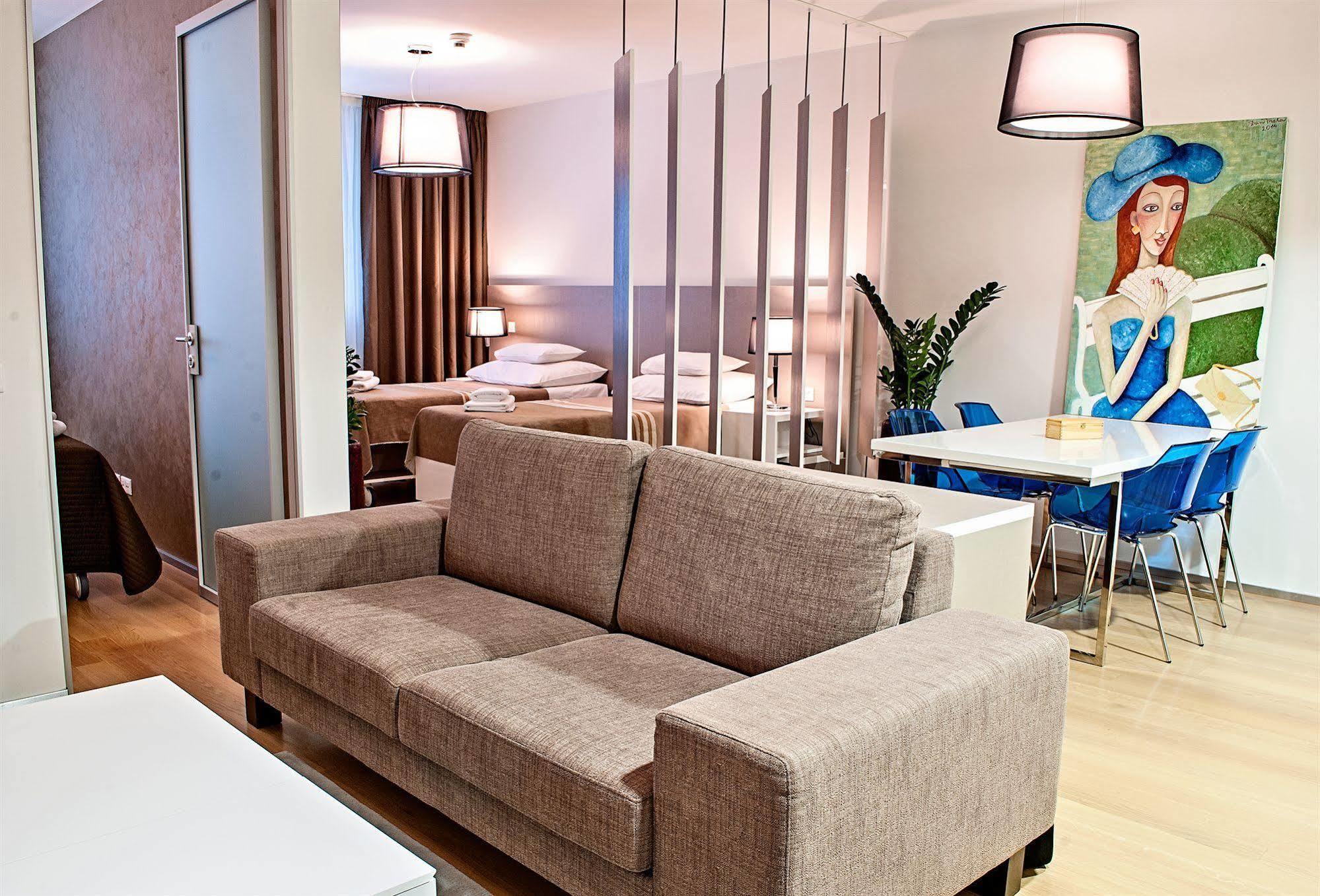 Wenceslas Square Terraces Apartment *