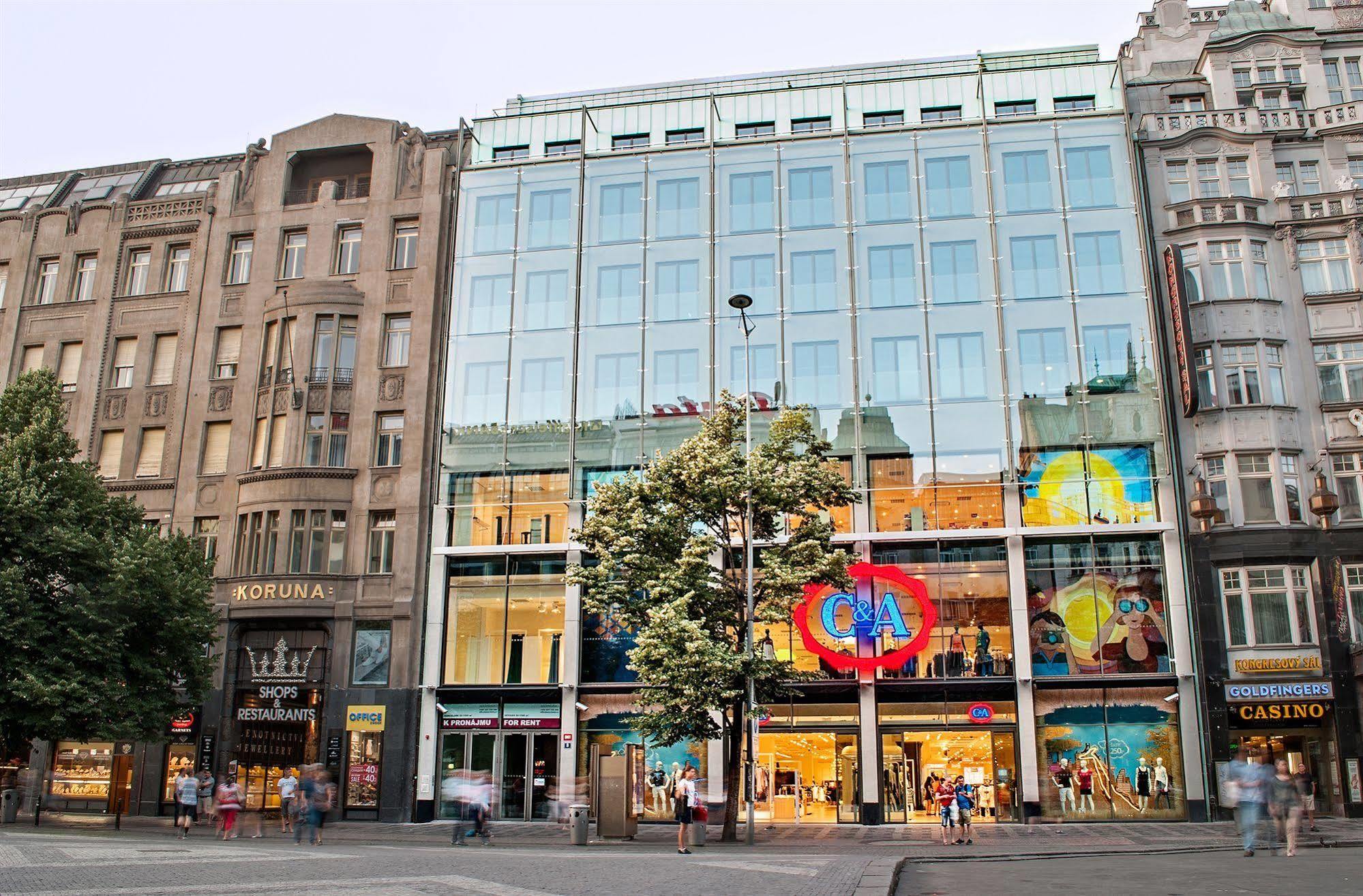 Wenceslas Square Terraces Apartment *