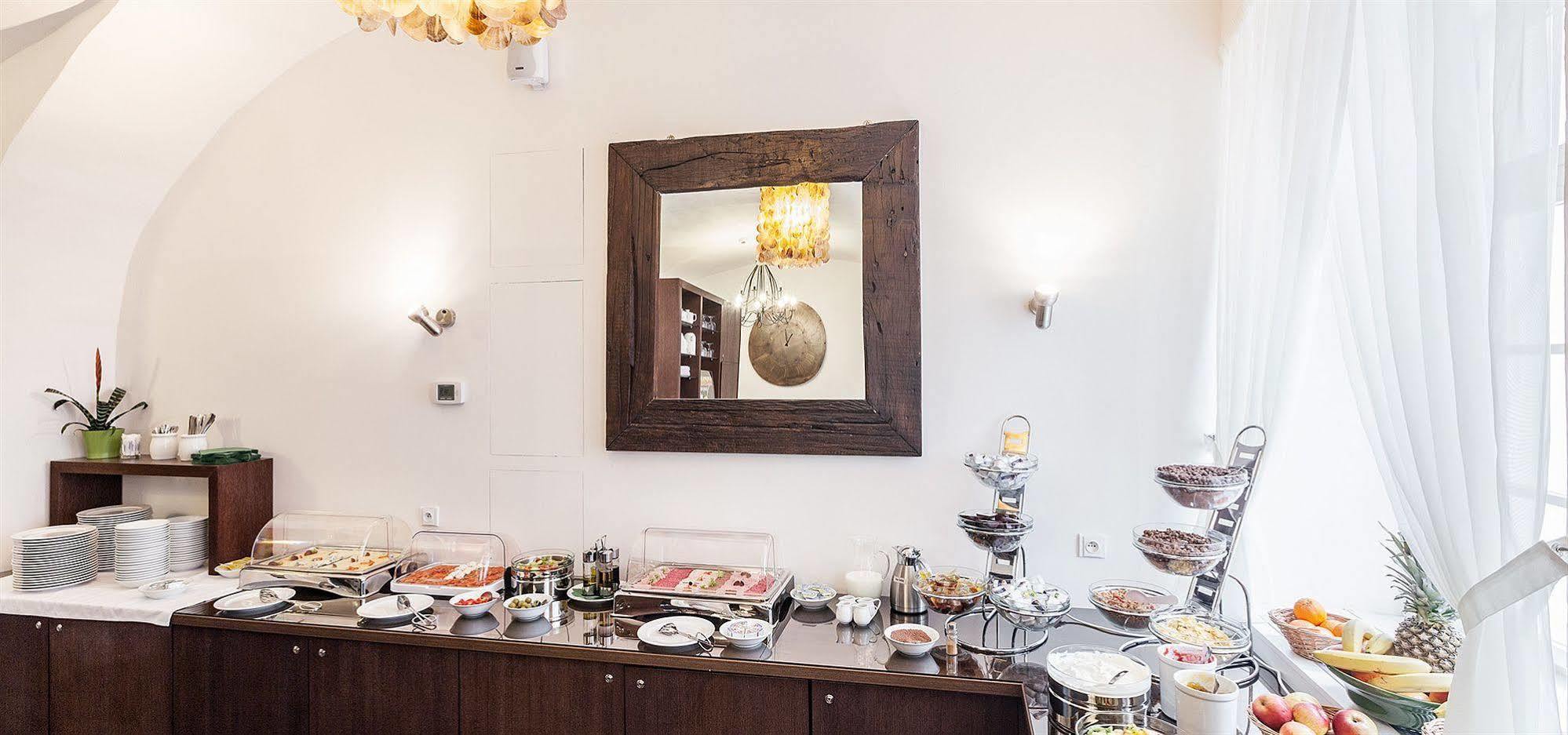 Agnes Hotel 4*