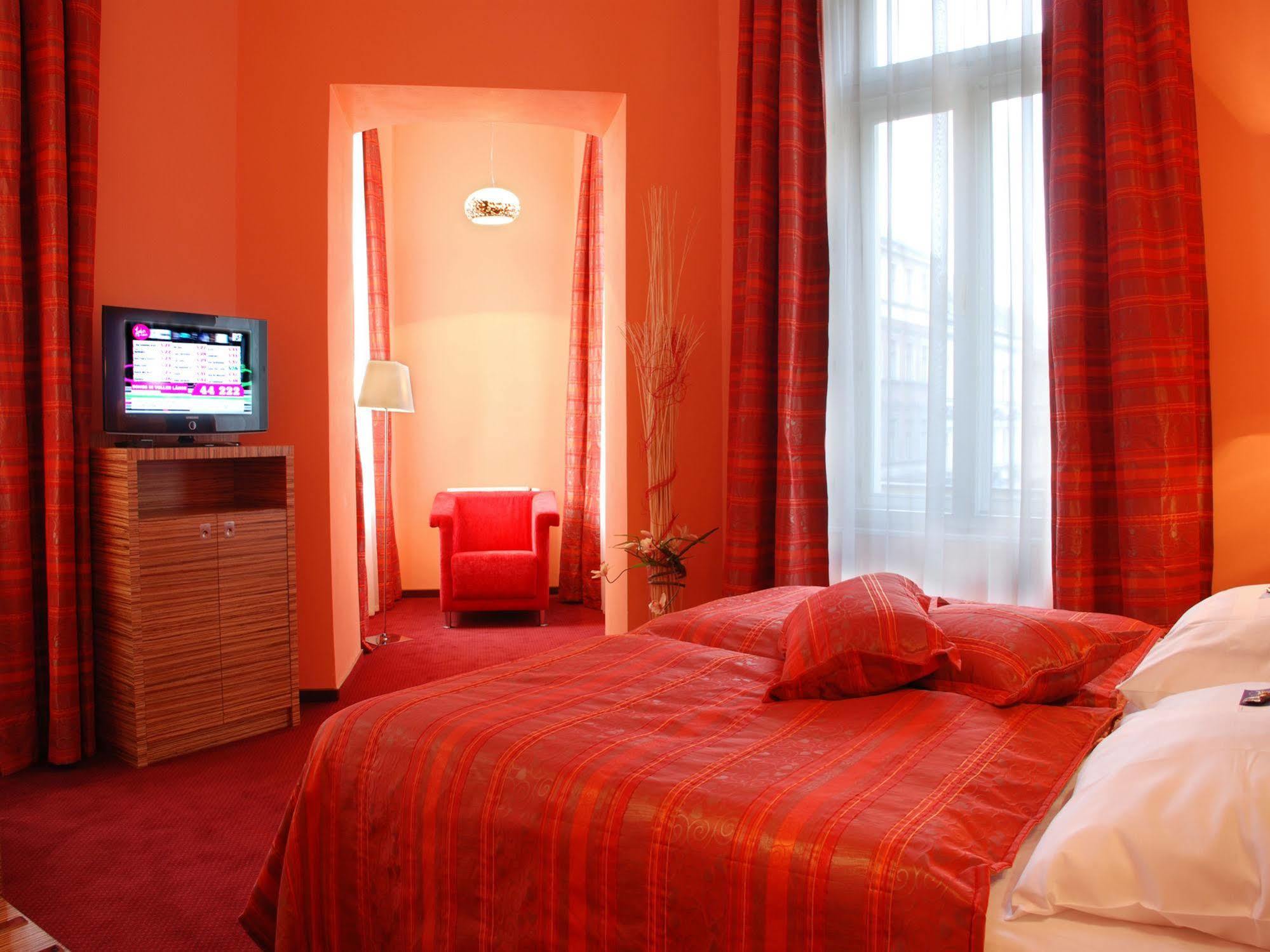 Hotel Ea Sonata 4*