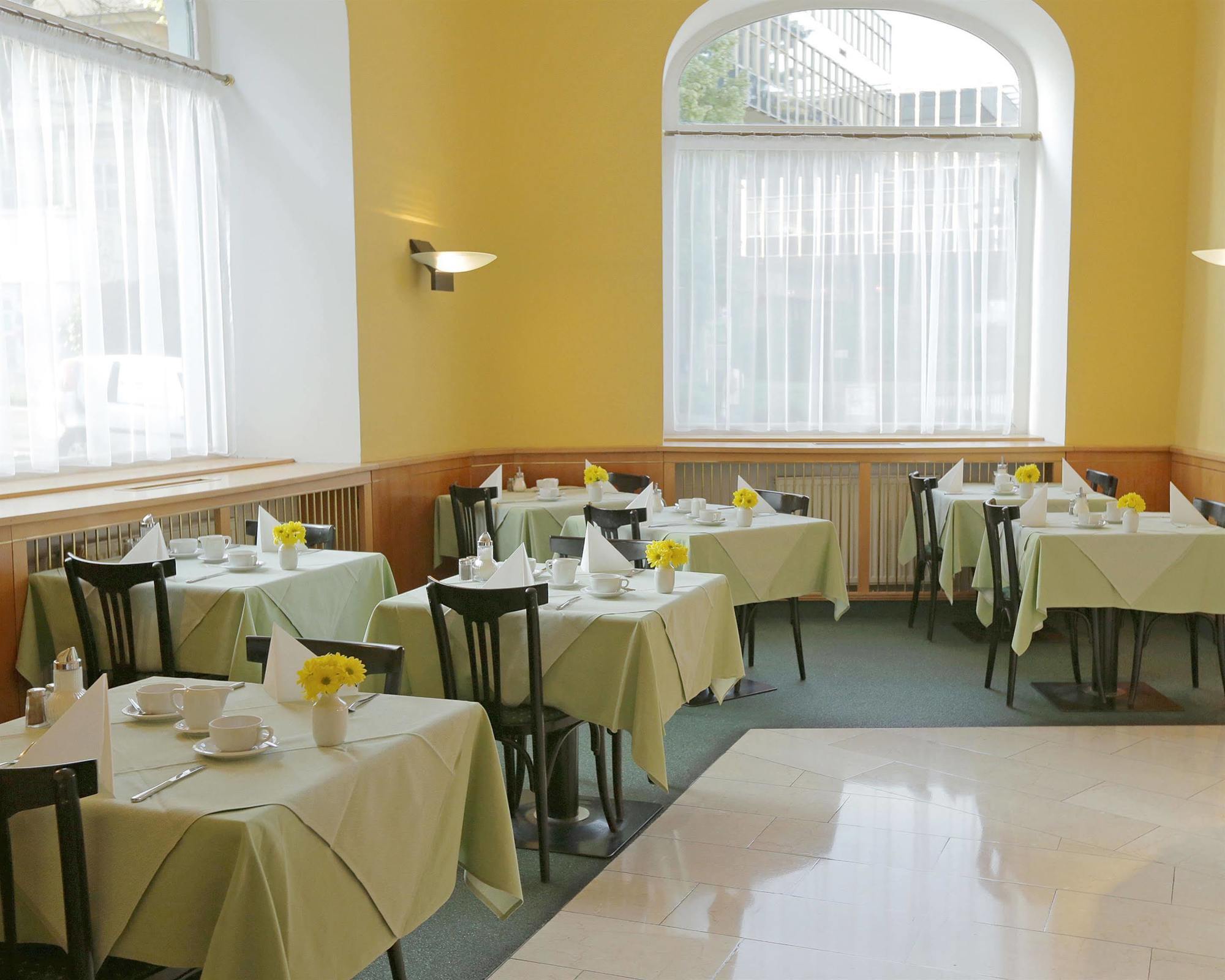 Western Moran Hotel 4*