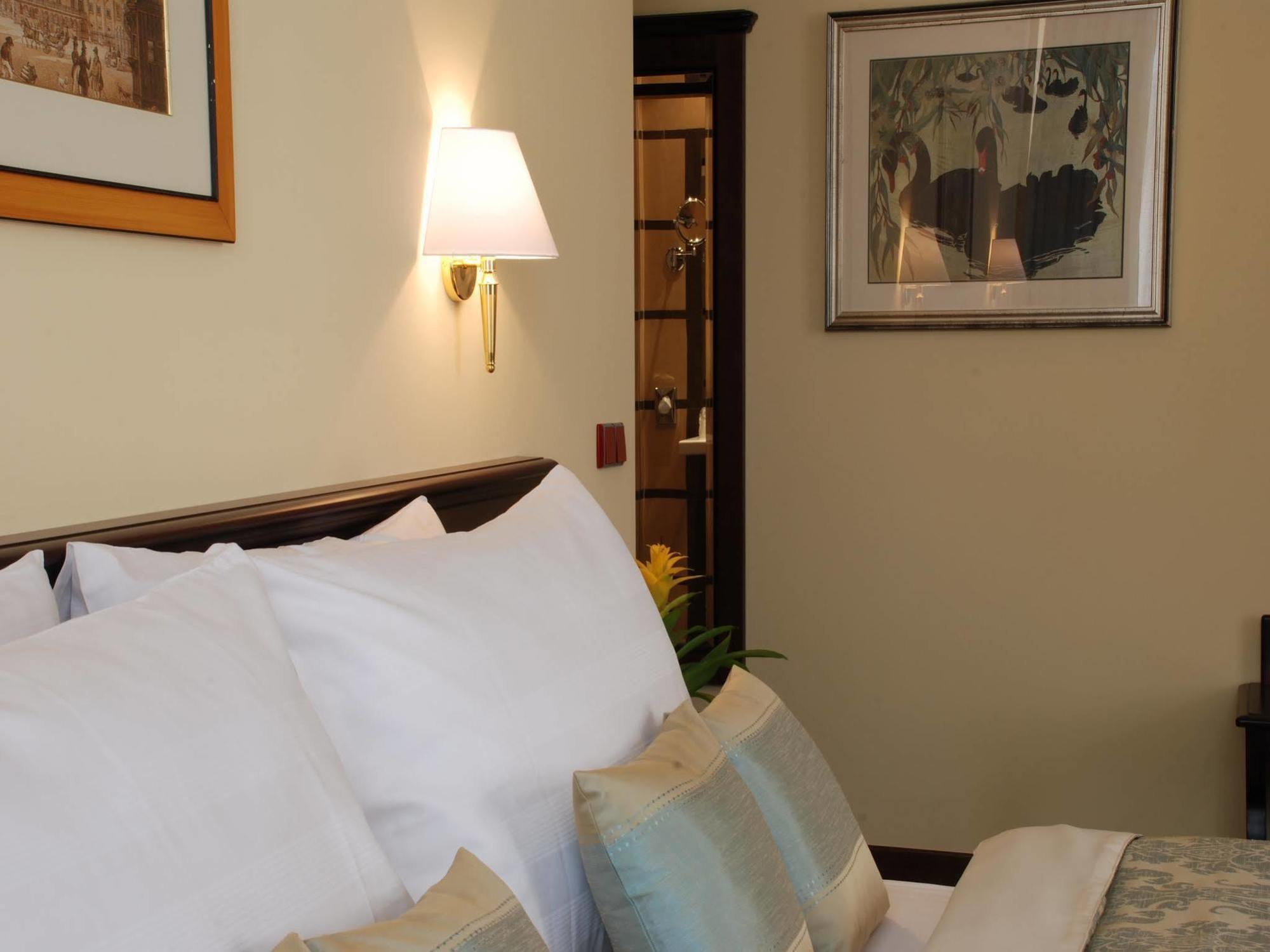 Ea Downtown 4* Prague