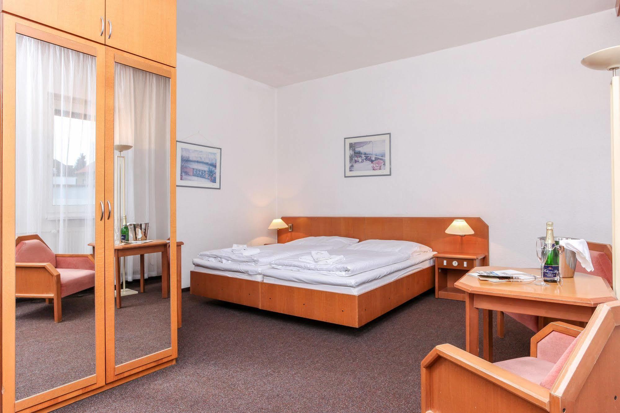 Hotel Astra 3*