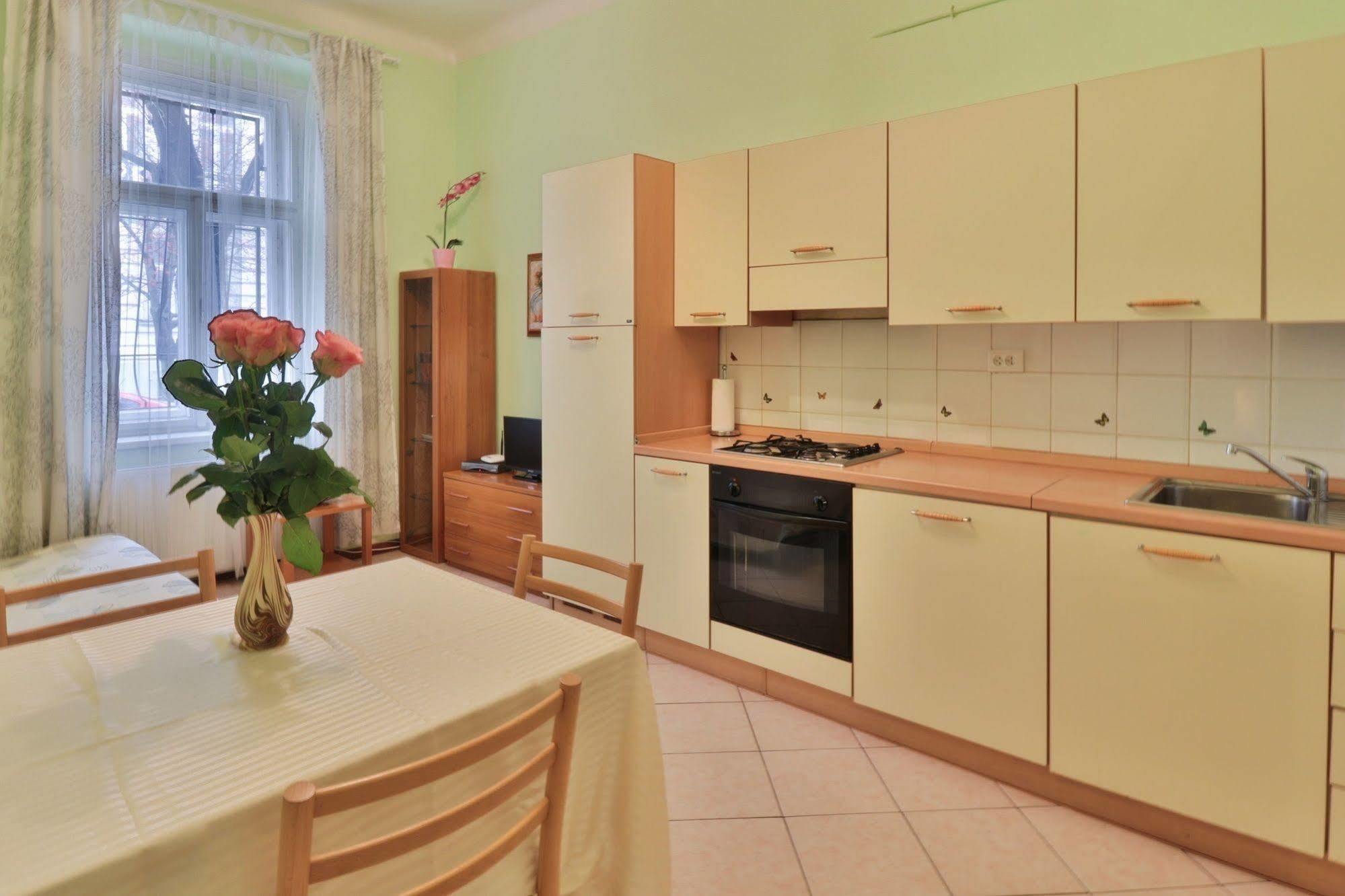 Apartment Na Kozacce 6 *