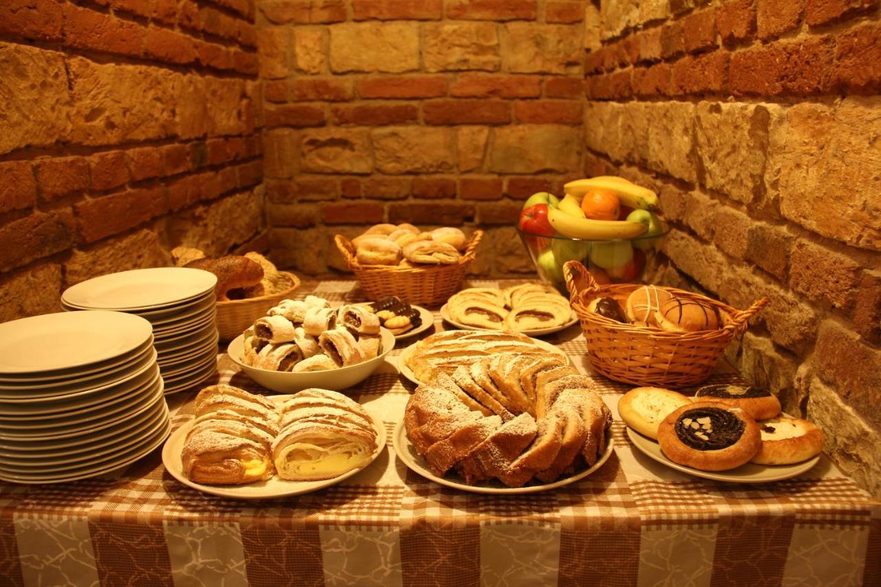 Hotel Trevi 4*